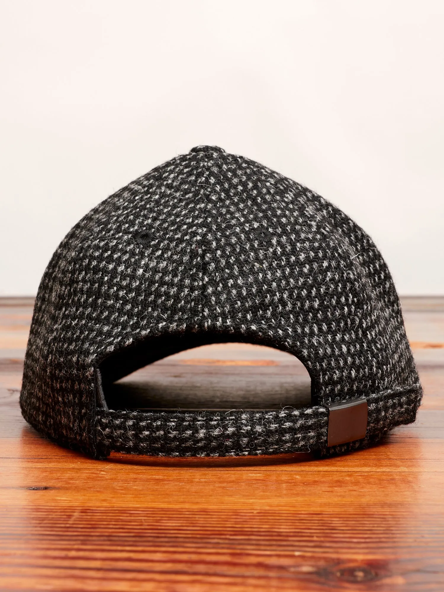 Tweed Cap in Grey Dots
