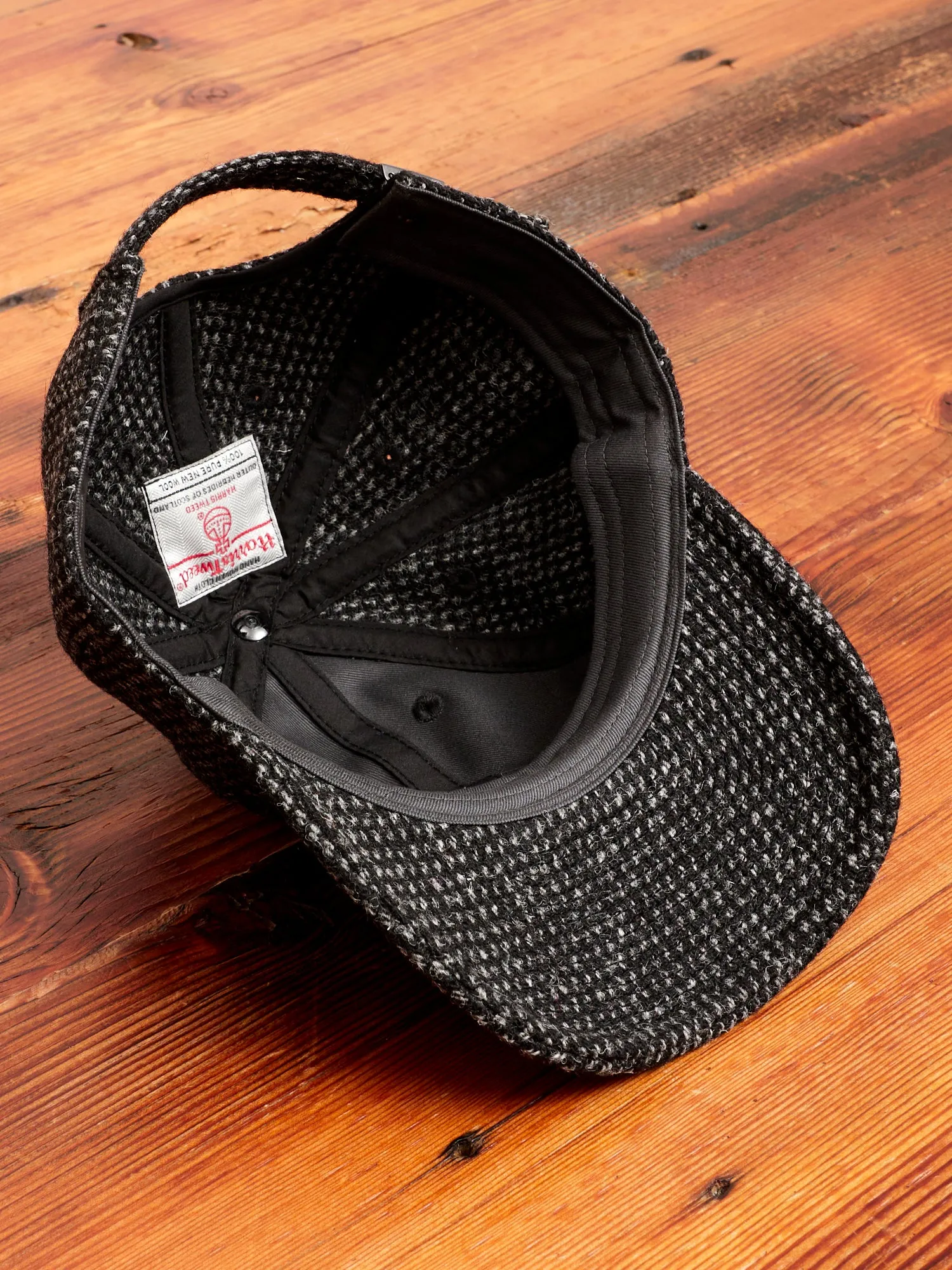Tweed Cap in Grey Dots